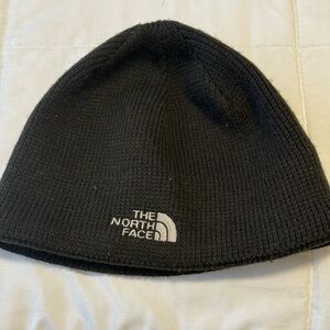 The North Face Classic Black Knit beanie logo winter hat. Unisex skull cap.